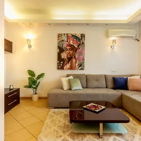 Apartamento 1br With Jacuzzi Near Herastrau: Ideal Getaway