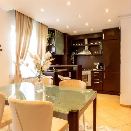 Apartamento 1br With Jacuzzi Near Herastrau: Ideal Getaway *