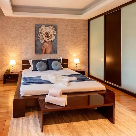 1br With Jacuzzi Near Herastrau: Ideal Getaway Bucharest