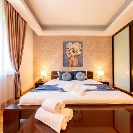 1br With Jacuzzi Near Herastrau: Ideal Getaway