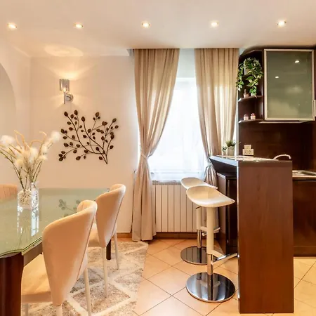 1br With Jacuzzi Near Herastrau: Ideal Getaway *