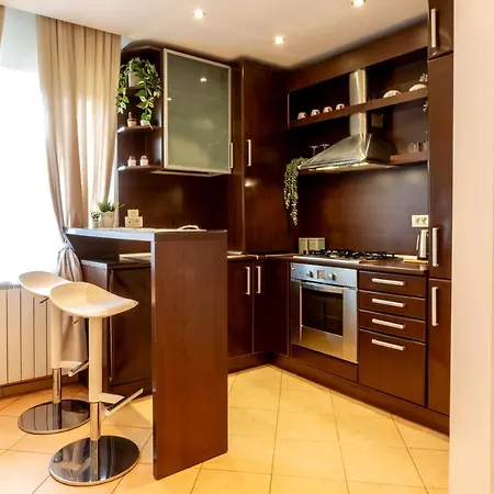 1br With Jacuzzi Near Herastrau: Ideal Getaway * Bucarest