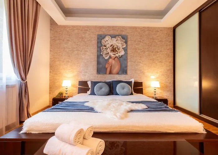 Apartamento 1br With Jacuzzi Near Herastrau: Ideal Getaway Bucarest