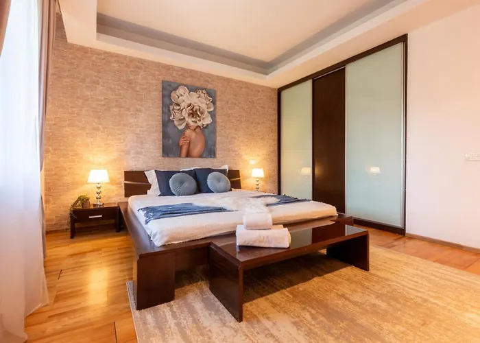 1br With Jacuzzi Near Herastrau: Ideal Getaway דירה *
