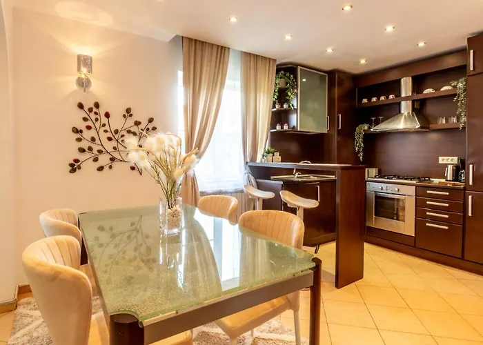 1br With Jacuzzi Near Herastrau: Ideal Getaway *