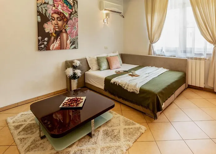 1br With Jacuzzi Near Herastrau: Ideal Getaway