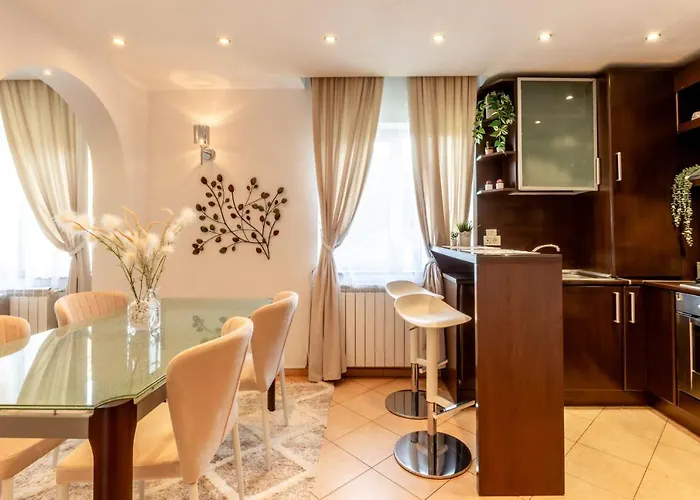 1br With Jacuzzi Near Herastrau: Ideal Getaway *